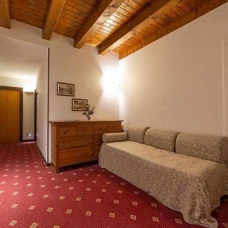 Albergo Ristorante Leon D'Oro Este Buitenkant foto