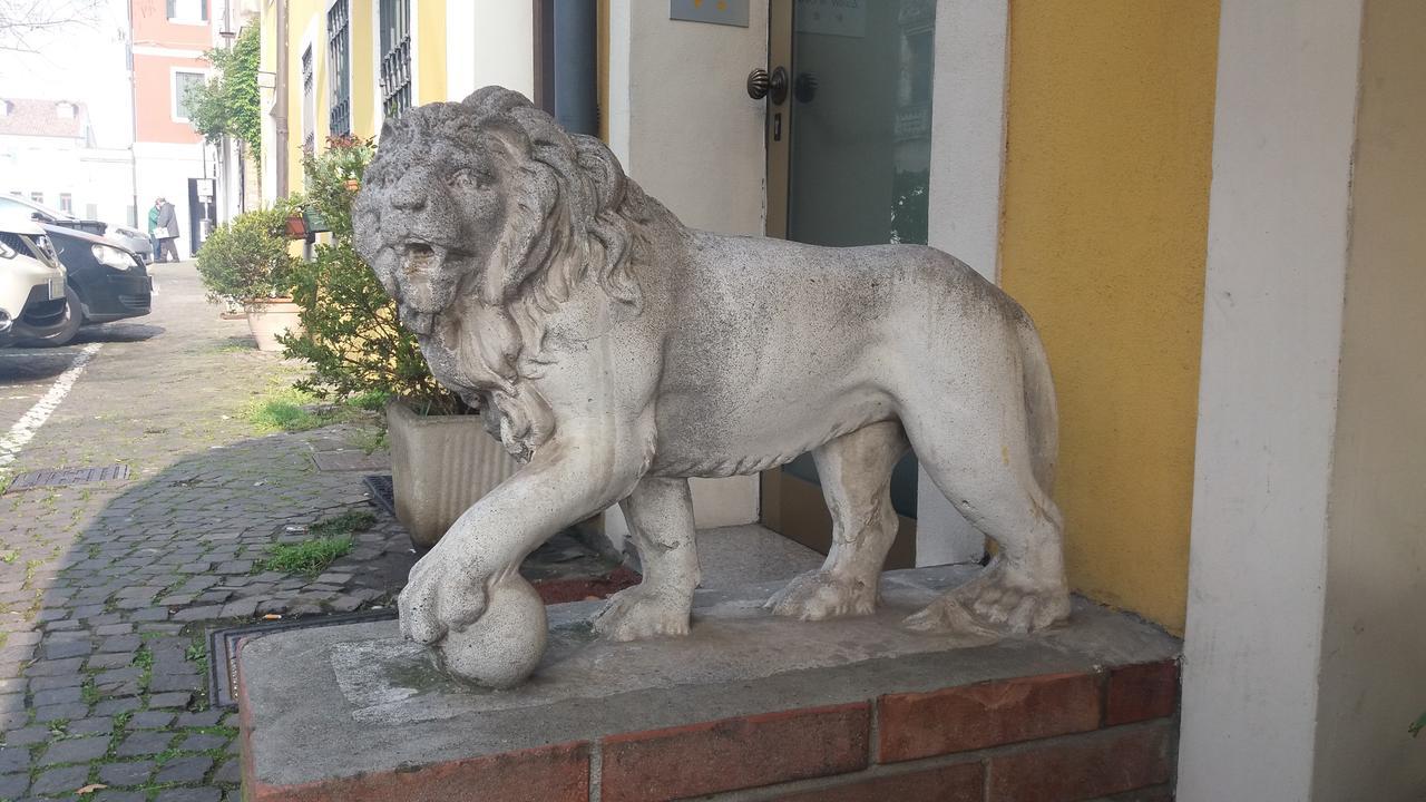 Albergo Ristorante Leon D'Oro Este Buitenkant foto